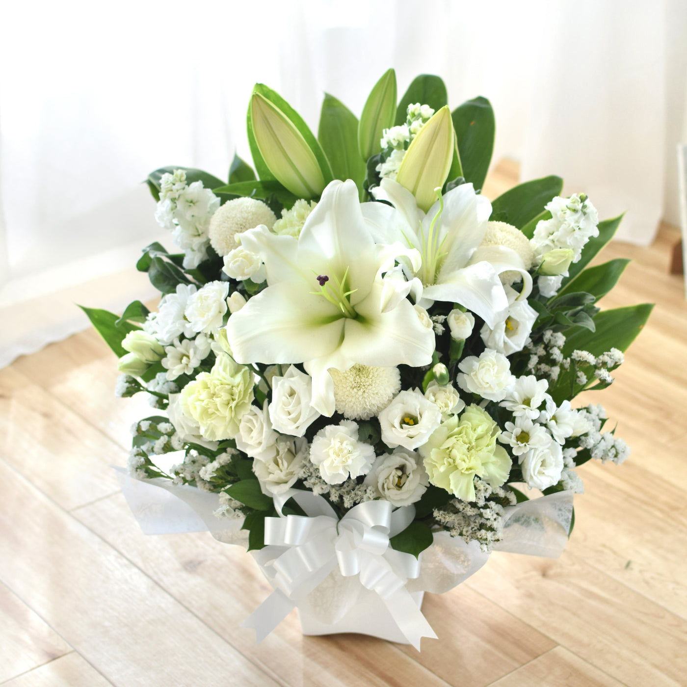 Sympathy Standing Bouquet (M) White