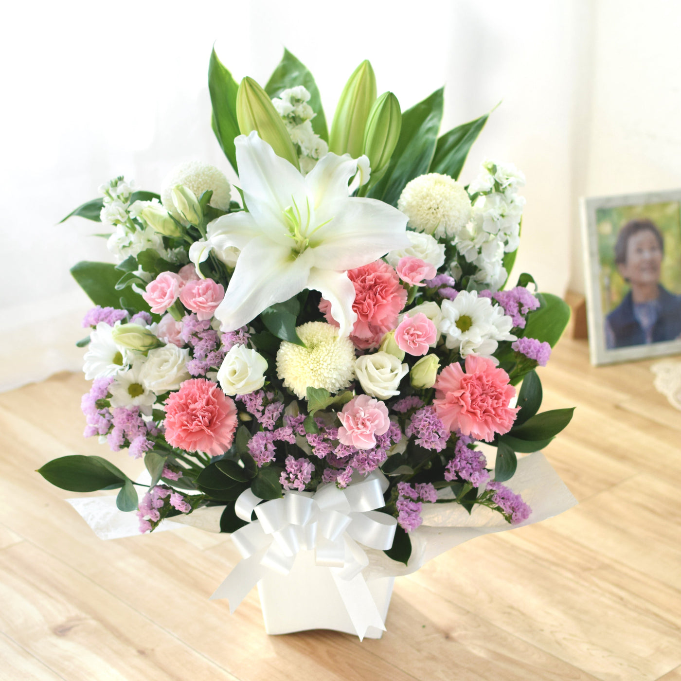 Sympathy Standing Bouquet (M) Pink