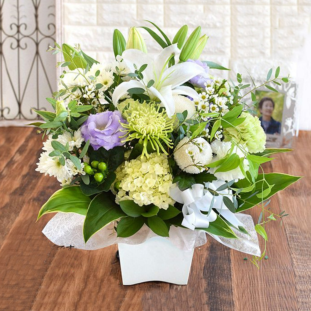 Sympathy Standing Bouquet (M)  Western